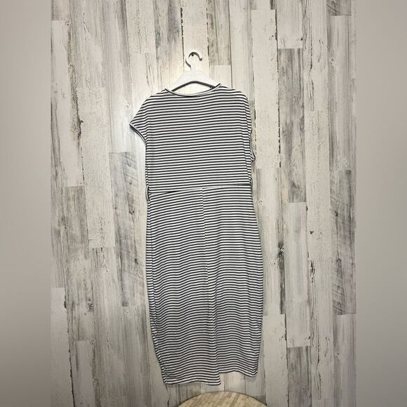 Stripped dress - Picture 6 of 10